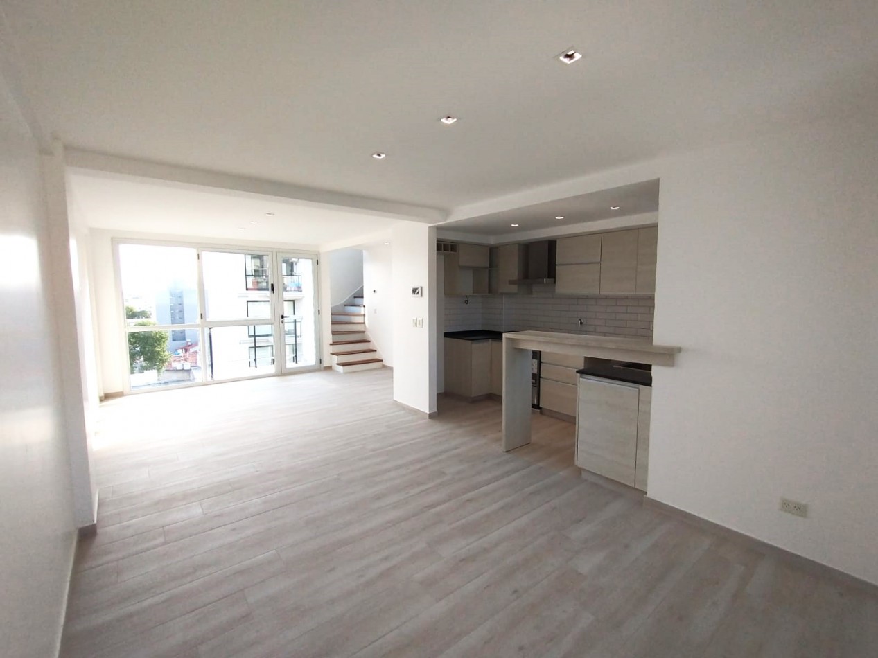 3 amb. a estrenar- a la calle - en Duplex- Plaza Mitre-