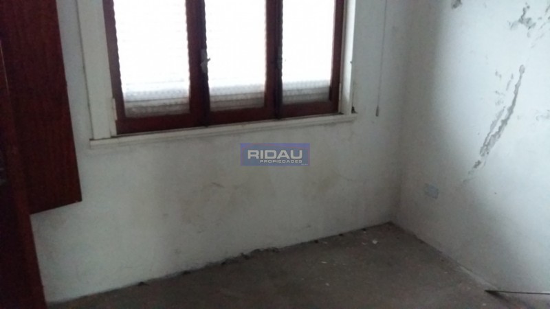 PH 3 amb a la calle con local/garage- 1° piso x escalera