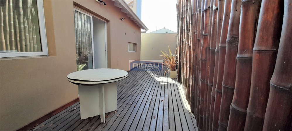 Chalet Reciclado 2 plantas - 4 amb. Caisamar