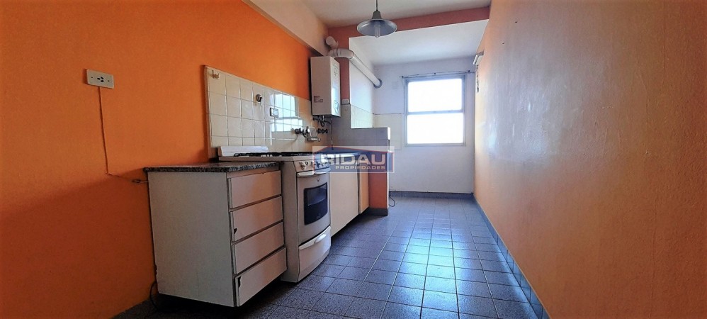 3 amb a la calle c/espacio de cochera- Bahia Blanca y Alberti