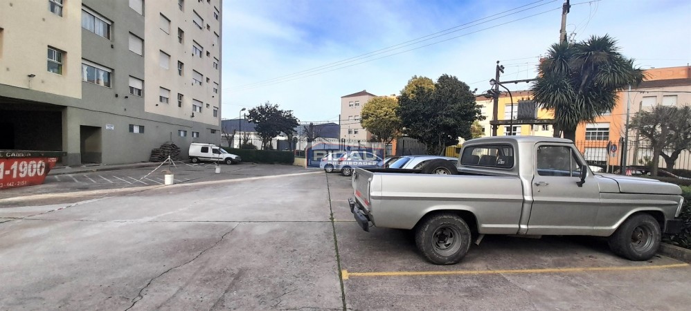 3 amb a la calle c/espacio de cochera- Bahia Blanca y Alberti