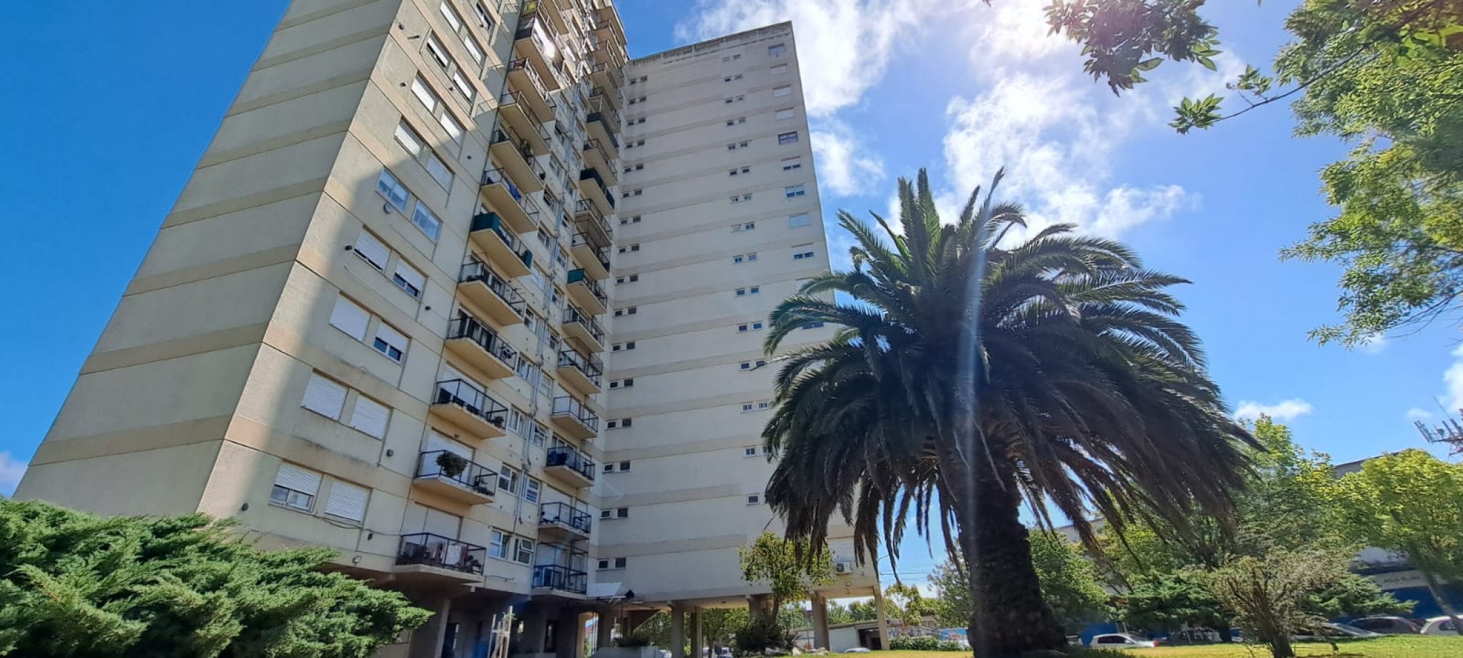 2 amb lateral - vista abierta- los andes y Luro 