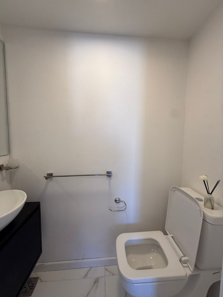 3 amb frente con balcon- reciclado y amoblado- La perla MDP