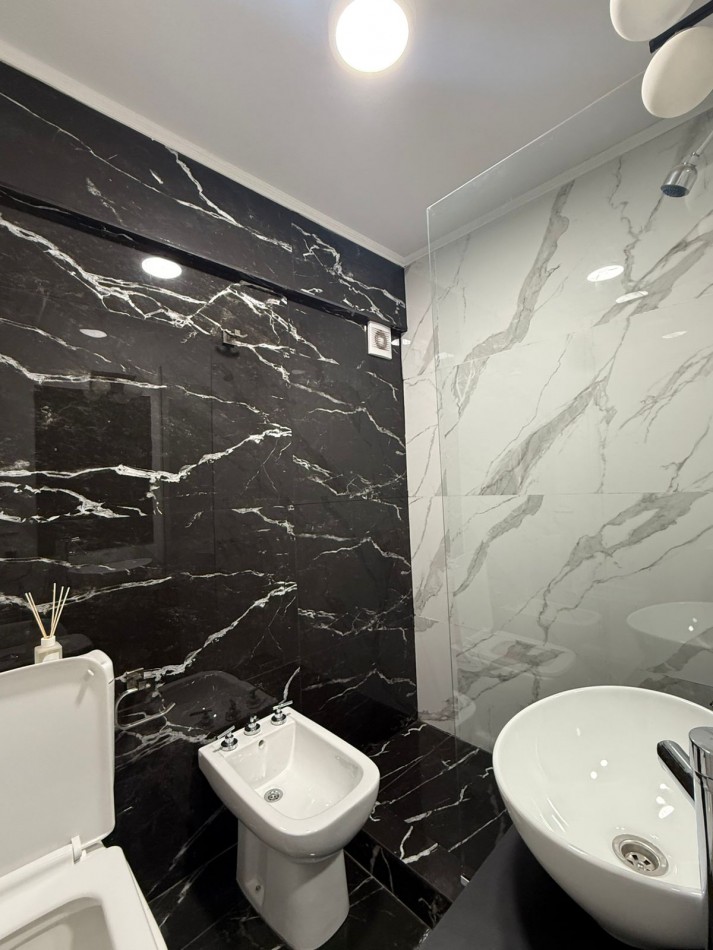 3 amb frente con balcon- reciclado y amoblado- La perla MDP