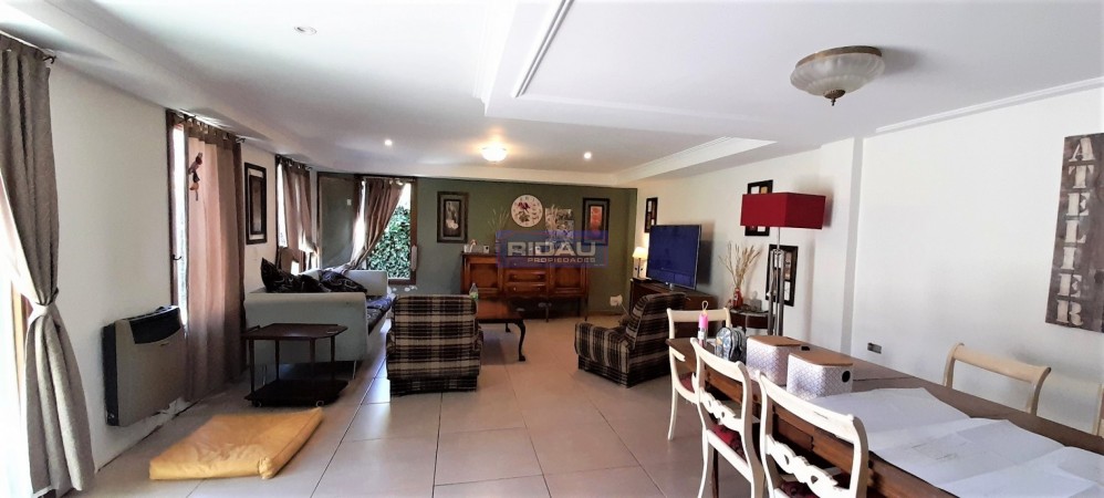 Chalet en PH al frente - 4 amb.- Caisamar