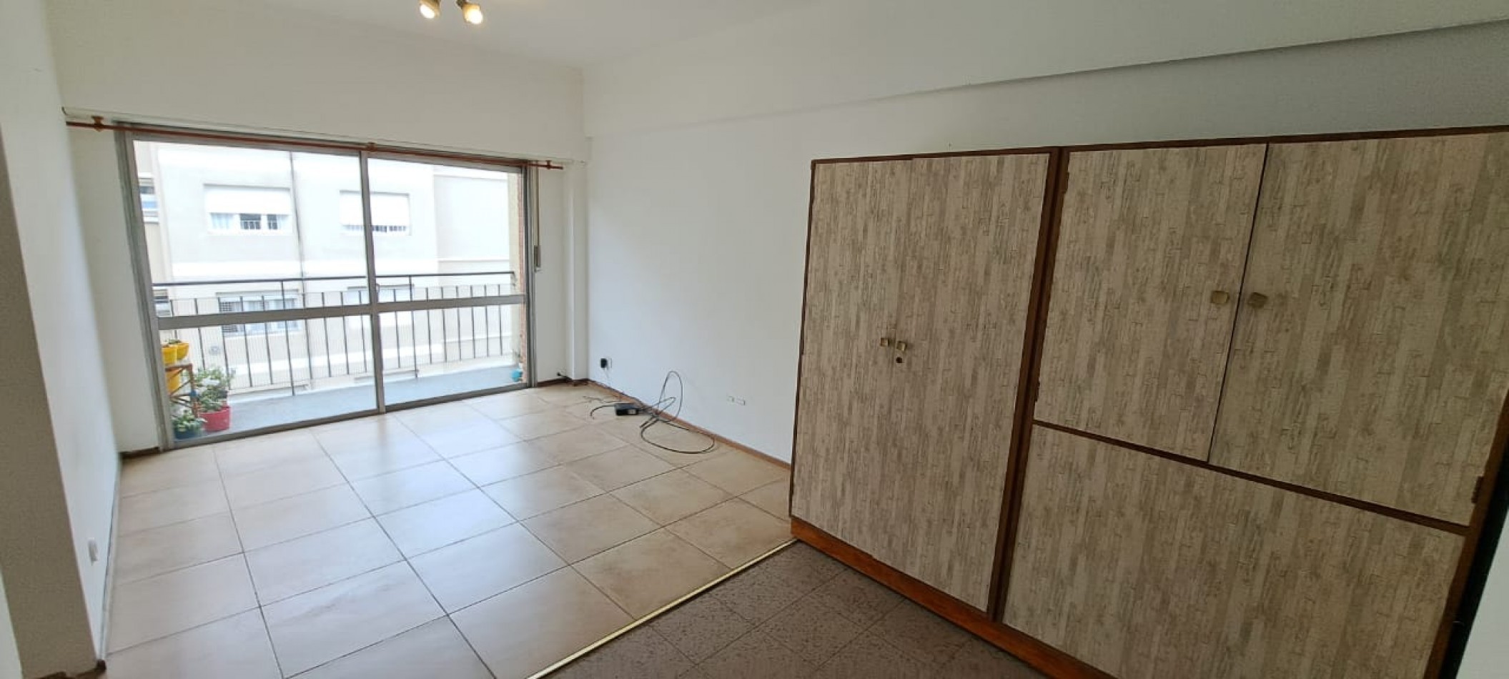 Alquiler 24 m- 1 amb frente con balcon- Centro MdP