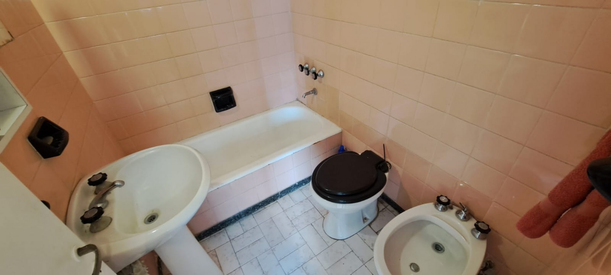 Alquiler 24 m- 1 amb frente con balcon- Centro MdP