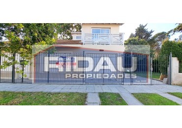 Chalet Reciclado 2 plantas - 4 amb. Caisamar